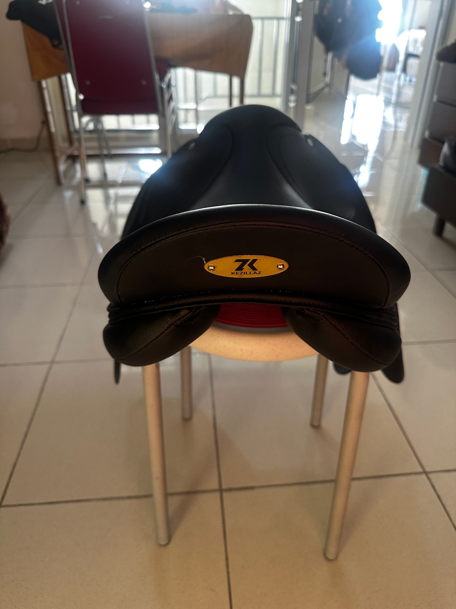 Kezillas equestrian saddle
